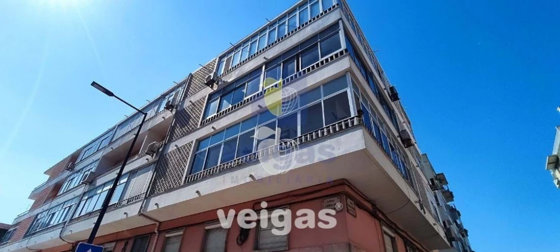 Apartamento T2 para Arrendamento em São Domingos de Benfica Foto 18