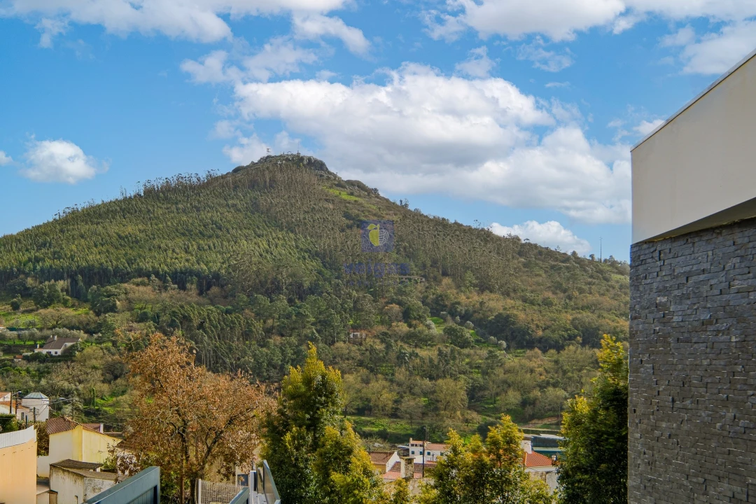 Moradia T4 para Venda em Lousa Foto 48