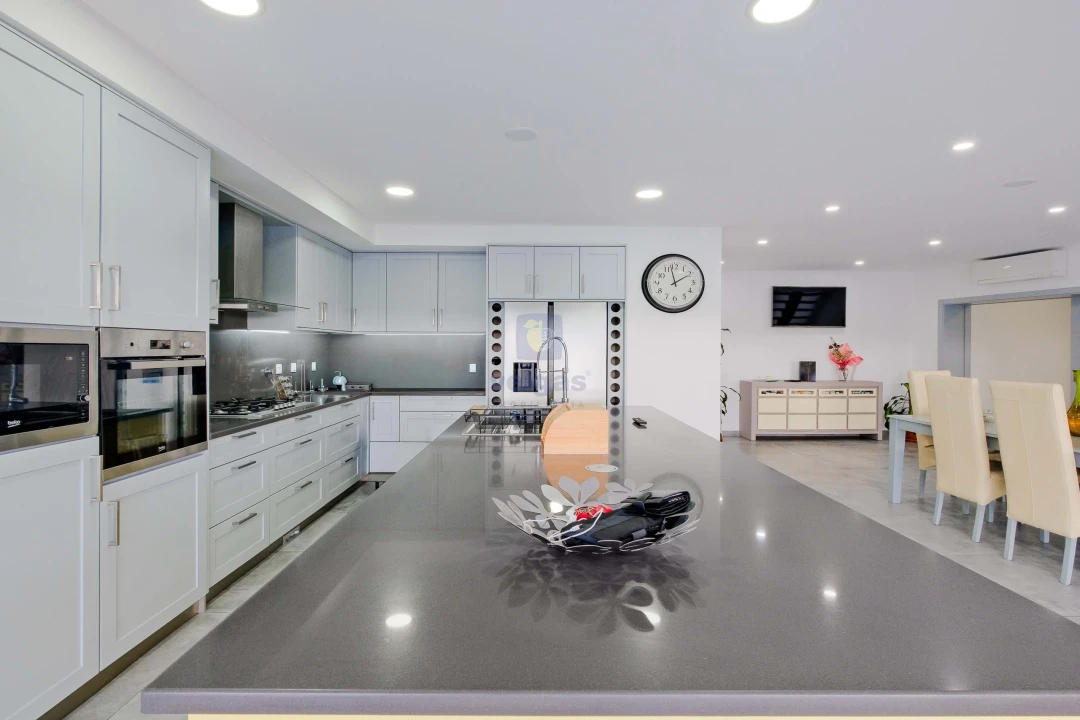 Moradia T4 para Venda em Lousa Foto 6