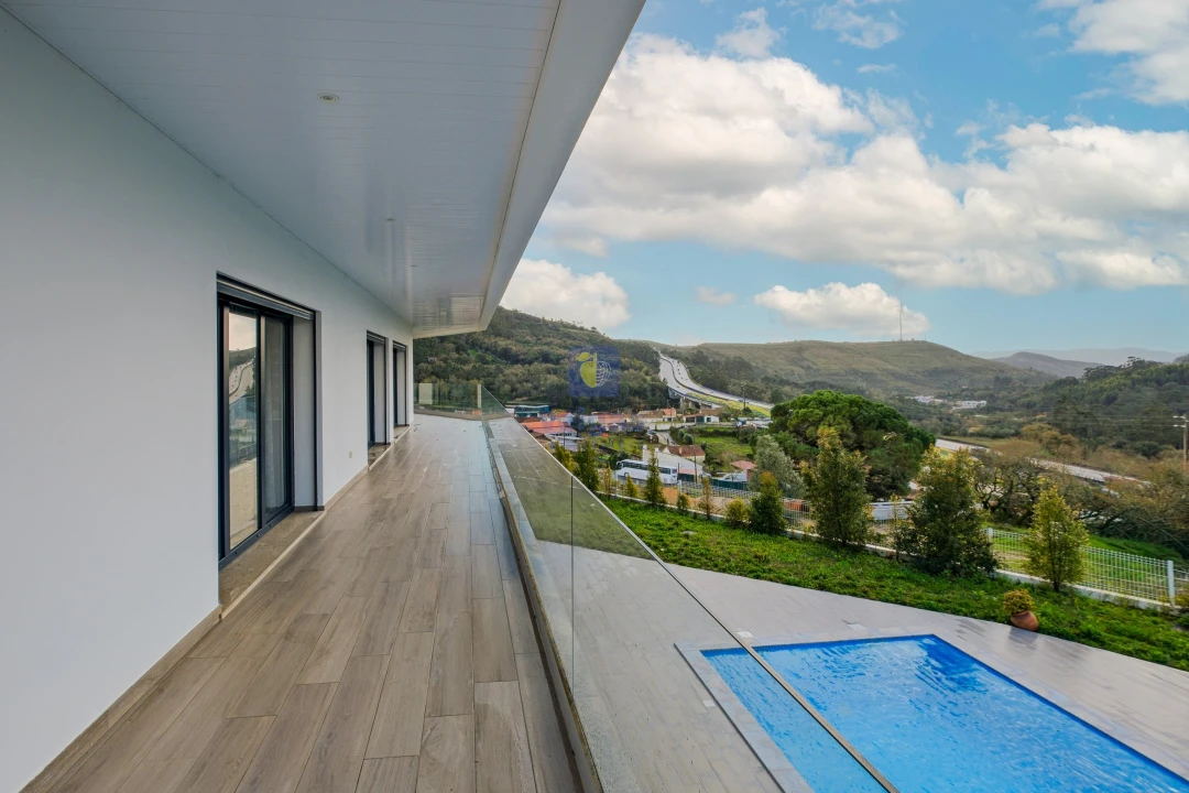 Moradia T4 para Venda em Lousa Foto 44