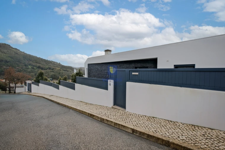 Moradia T4 para Venda em Lousa Foto 15