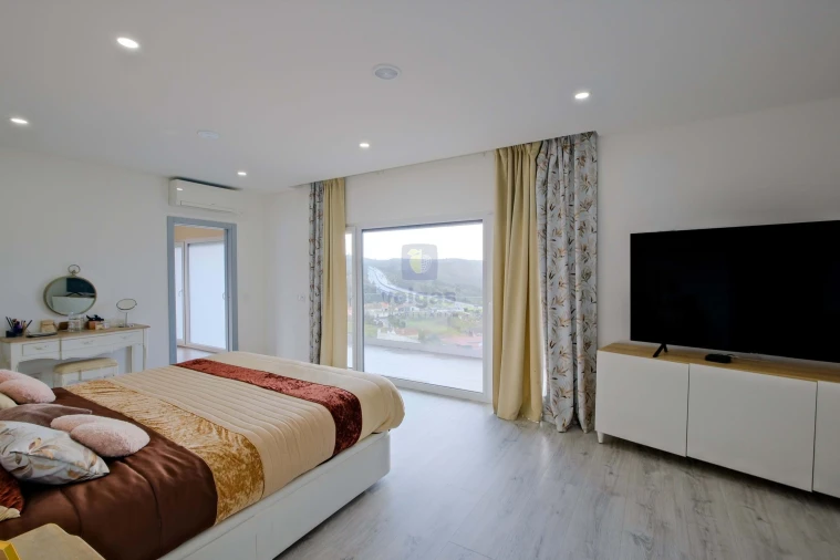 Moradia T4 para Venda em Lousa Foto 9