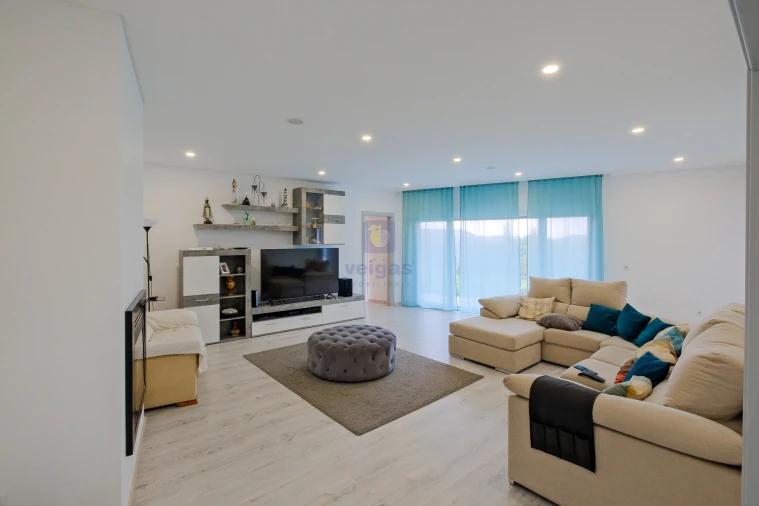 Moradia T4 para Venda em Lousa Foto 7