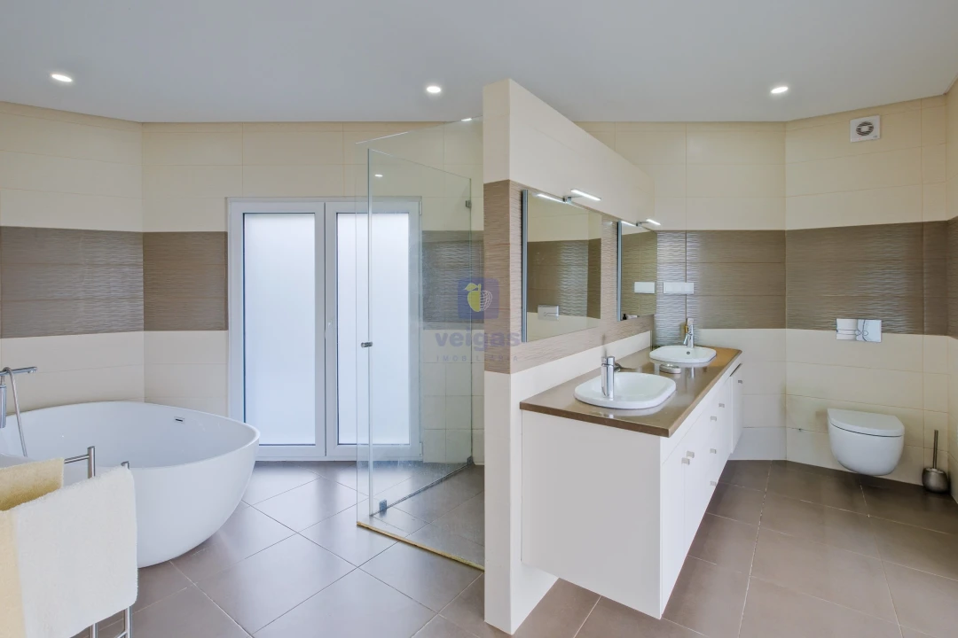 Moradia T4 para Venda em Lousa Foto 11