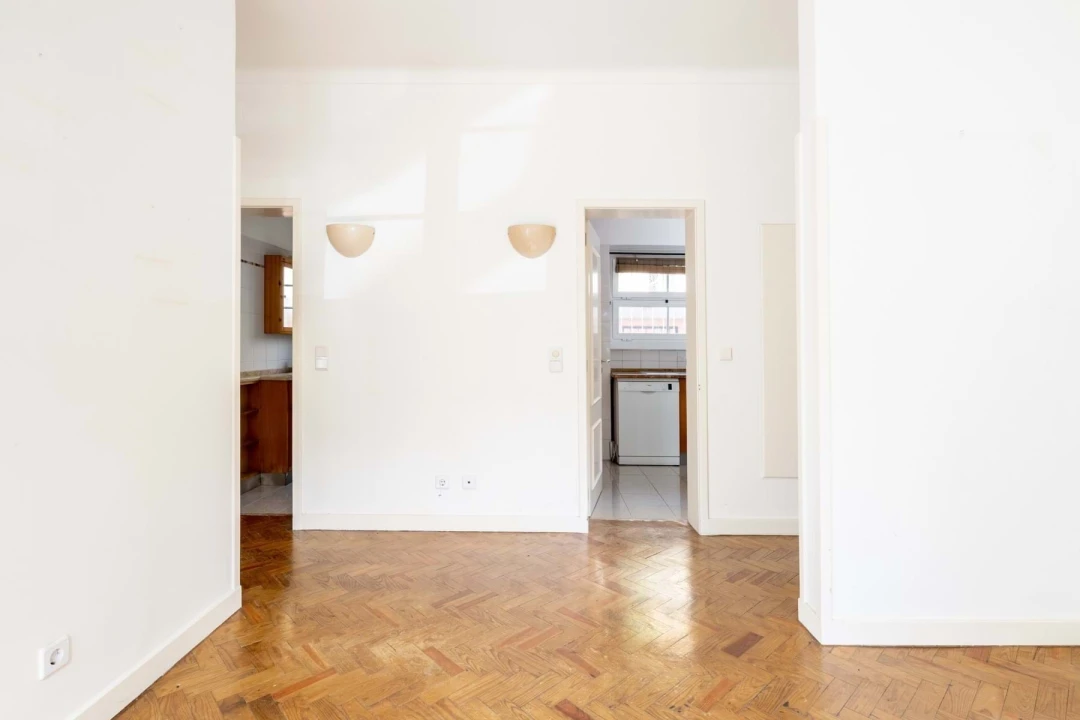 Apartamento T2 para Arrendamento em Alvalade Foto 10