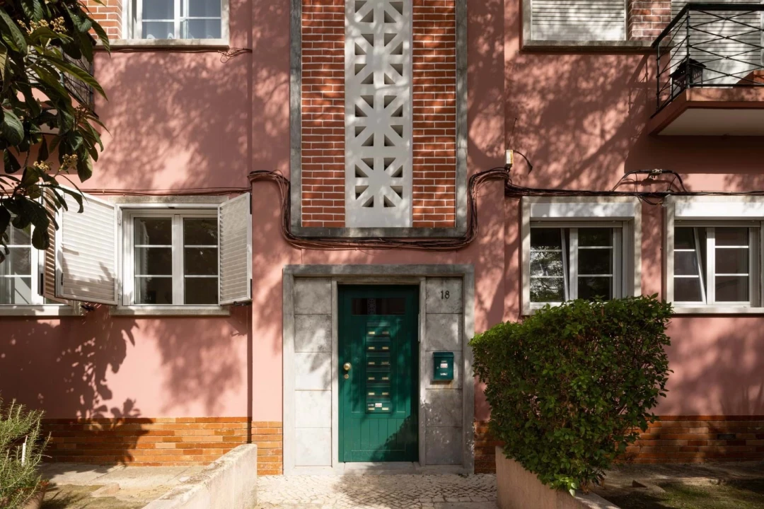 Apartamento T2 para Arrendamento em Alvalade Foto 1