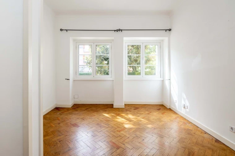 Apartamento T2 para Arrendamento em Alvalade Foto 2