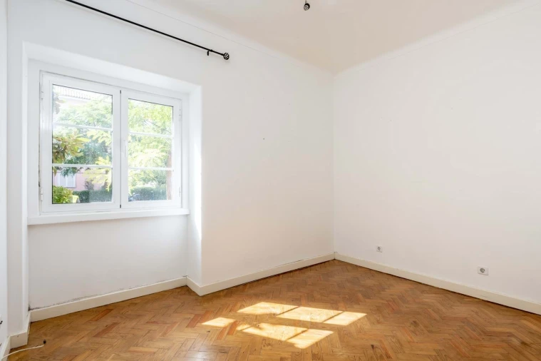 Apartamento T2 para Arrendamento em Alvalade Foto 4