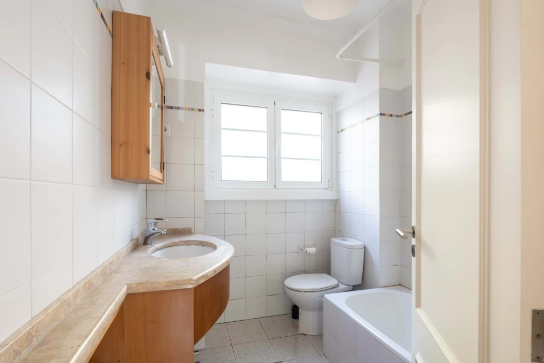 Apartamento T2 para Arrendamento em Alvalade Foto 8