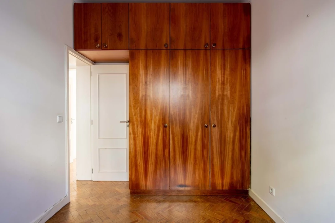 Apartamento T2 para Arrendamento em Alvalade Foto 9