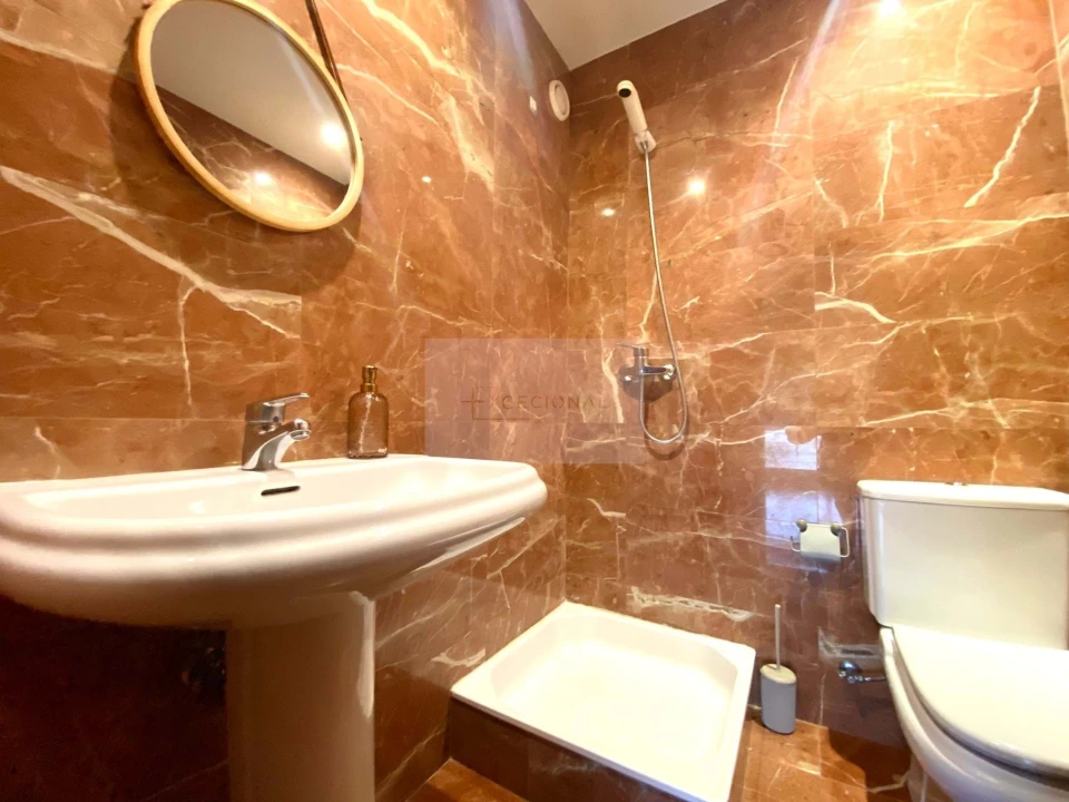 Apartamento T2 para Venda em Vila Nova da Telha Foto 11