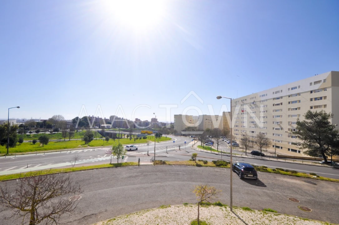 Loja para Arrendamento em Marvila Foto 14