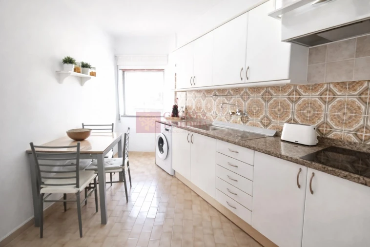 Apartamento T1 para Arrendamento em Ericeira Foto 8