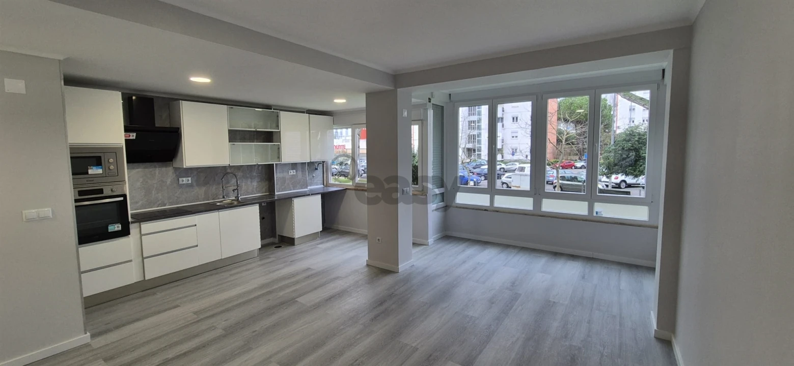 Apartamento T2 para Venda em Oeiras e São Julião da Barra, Paço de Arcos e Caxias Foto 1