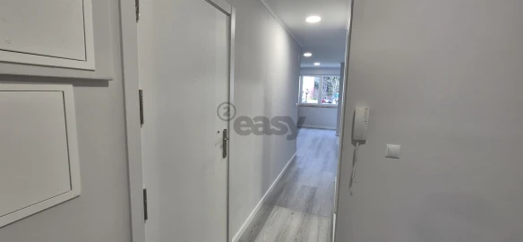 Apartamento T2 para Venda em Oeiras e São Julião da Barra, Paço de Arcos e Caxias