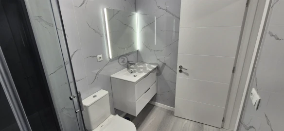 Apartamento T2 para Venda em Oeiras e São Julião da Barra, Paço de Arcos e Caxias