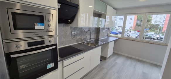Apartamento T2 para Venda em Oeiras e São Julião da Barra, Paço de Arcos e Caxias