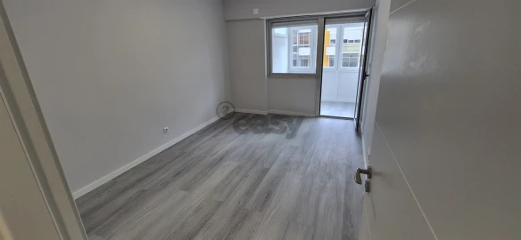 Apartamento T2 para Venda em Oeiras e São Julião da Barra, Paço de Arcos e Caxias