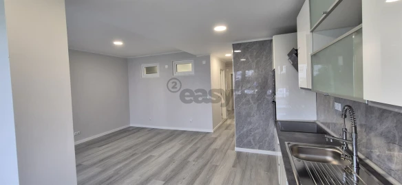 Apartamento T2 para Venda em Oeiras e São Julião da Barra, Paço de Arcos e Caxias