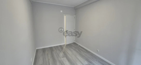 Apartamento T2 para Venda em Oeiras e São Julião da Barra, Paço de Arcos e Caxias