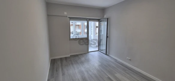 Apartamento T2 para Venda em Oeiras e São Julião da Barra, Paço de Arcos e Caxias