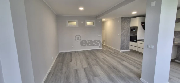 Apartamento T2 para Venda em Oeiras e São Julião da Barra, Paço de Arcos e Caxias