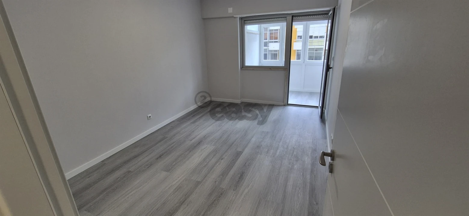 Apartamento T2 para Venda em Oeiras e São Julião da Barra, Paço de Arcos e Caxias Foto 17