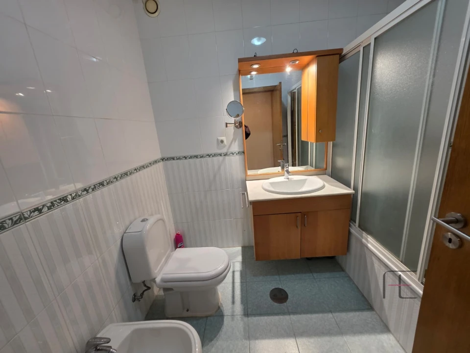 Apartamento T1 para Arrendamento em Rio Tinto Foto 11