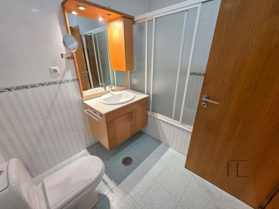 Apartamento T1 para Arrendamento em Rio Tinto Foto 13