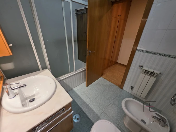 Apartamento T1 para Arrendamento em Rio Tinto Foto 12