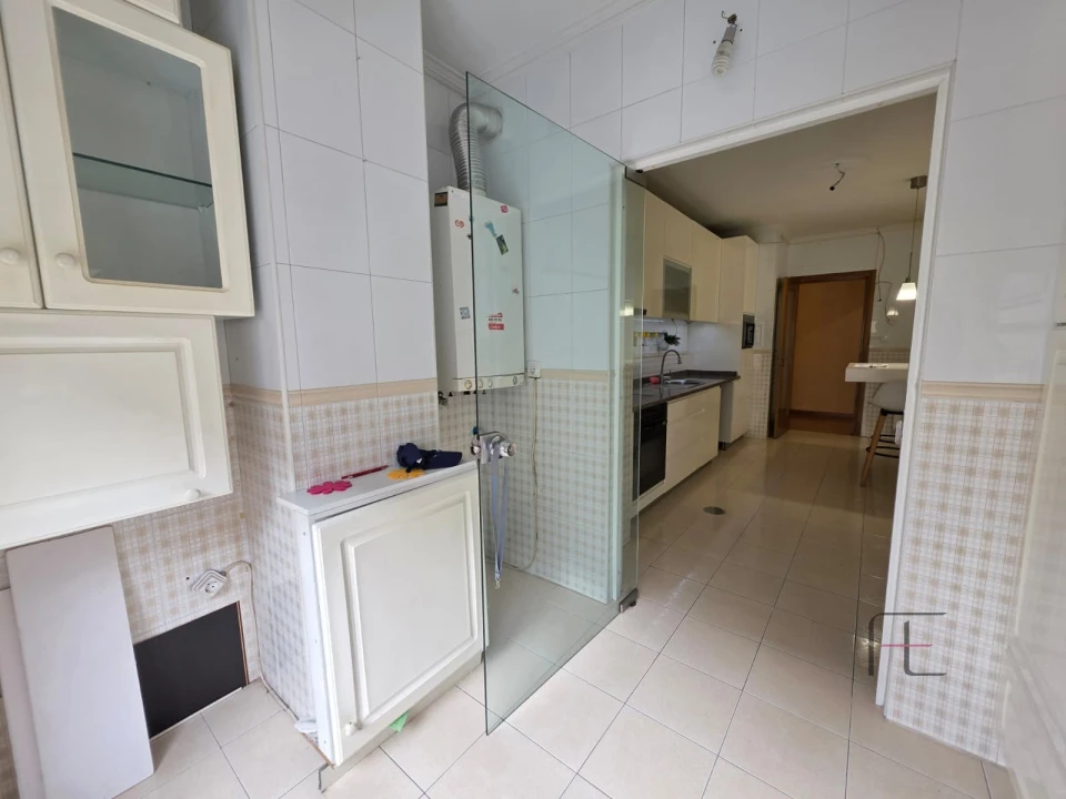 Apartamento T1 para Arrendamento em Rio Tinto Foto 10