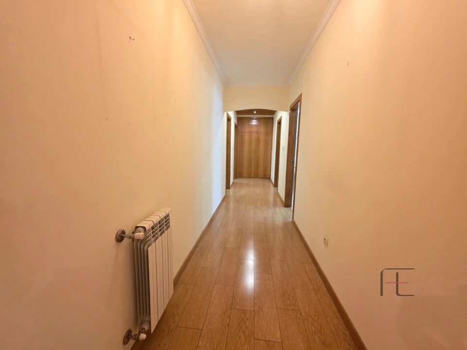 Apartamento T1 para Arrendamento em Rio Tinto Foto 5