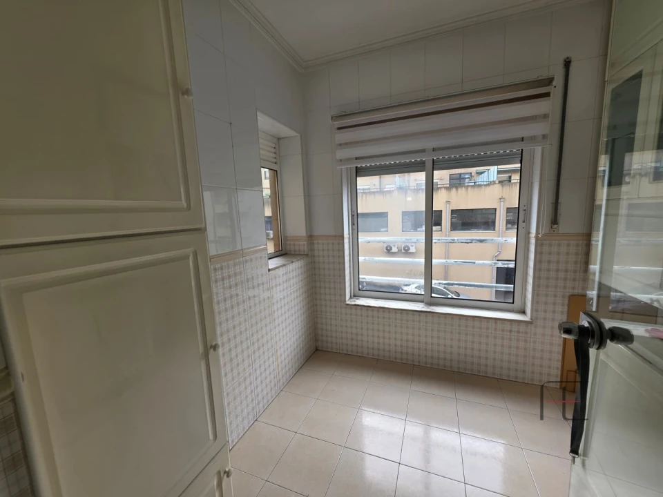 Apartamento T1 para Arrendamento em Rio Tinto Foto 9