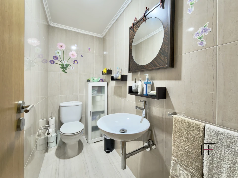 Apartamento T3 para Venda em Mafamude e Vilar do Paraíso Foto 26