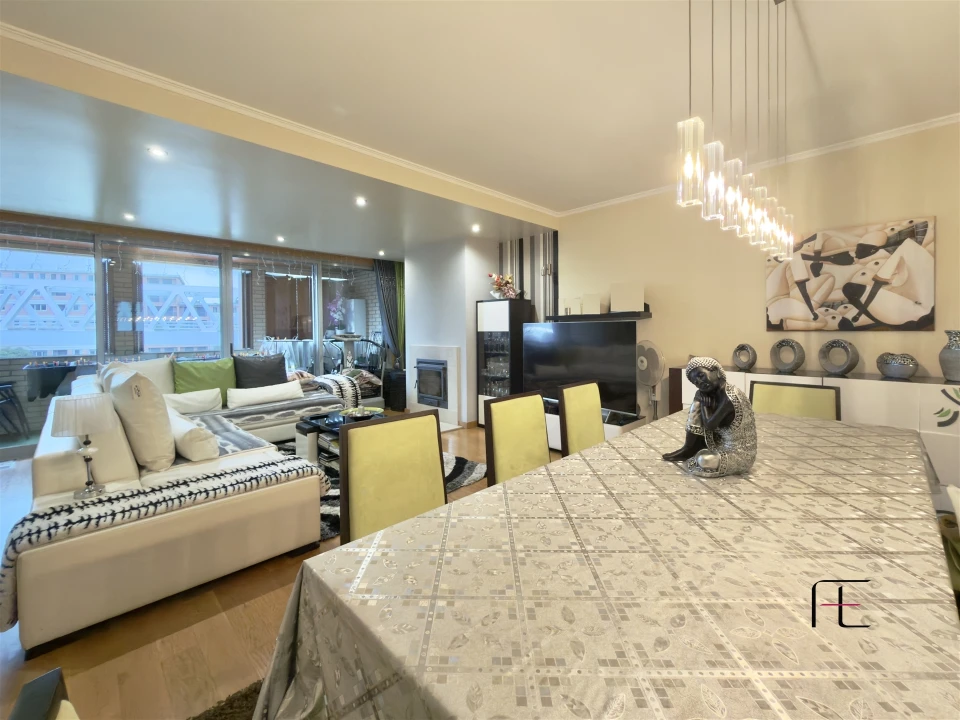 Apartamento T3 para Venda em Mafamude e Vilar do Paraíso Foto 13