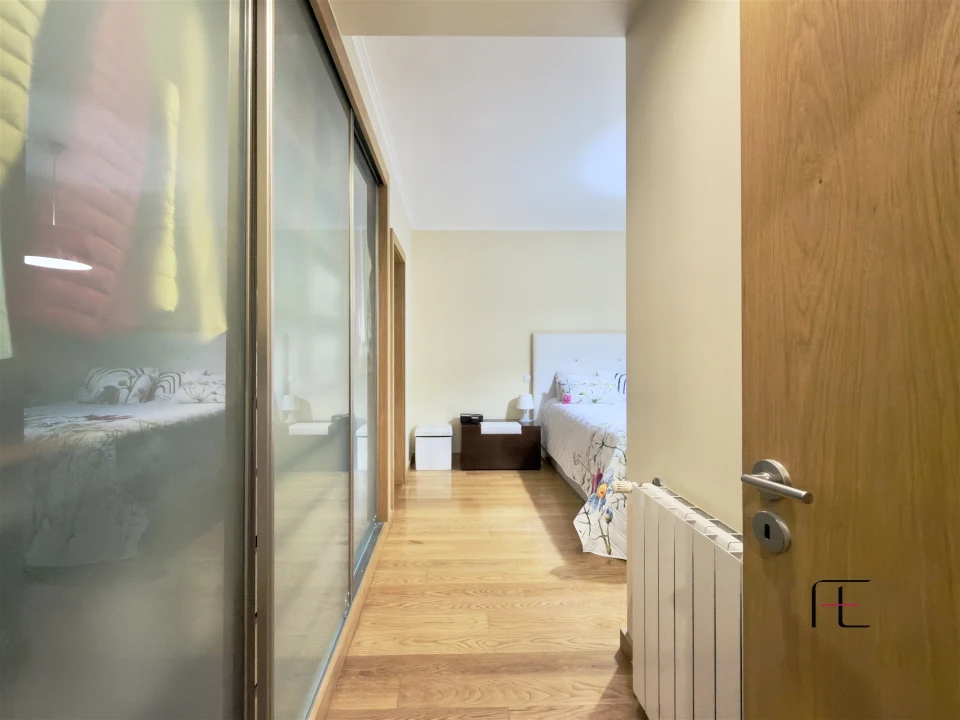 Apartamento T3 para Venda em Mafamude e Vilar do Paraíso Foto 32