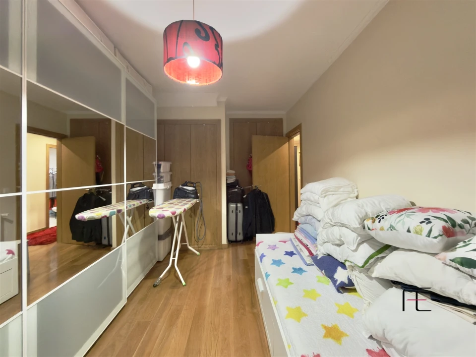 Apartamento T3 para Venda em Mafamude e Vilar do Paraíso Foto 29