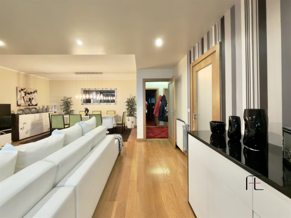 Apartamento T3 para Venda em Mafamude e Vilar do Paraíso Foto 17
