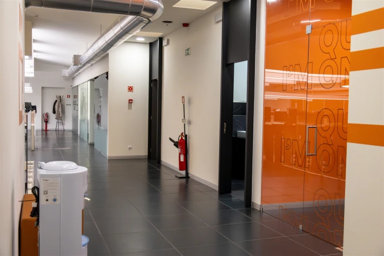 Escritório para Venda em Serzedo e Perosinho Foto 4