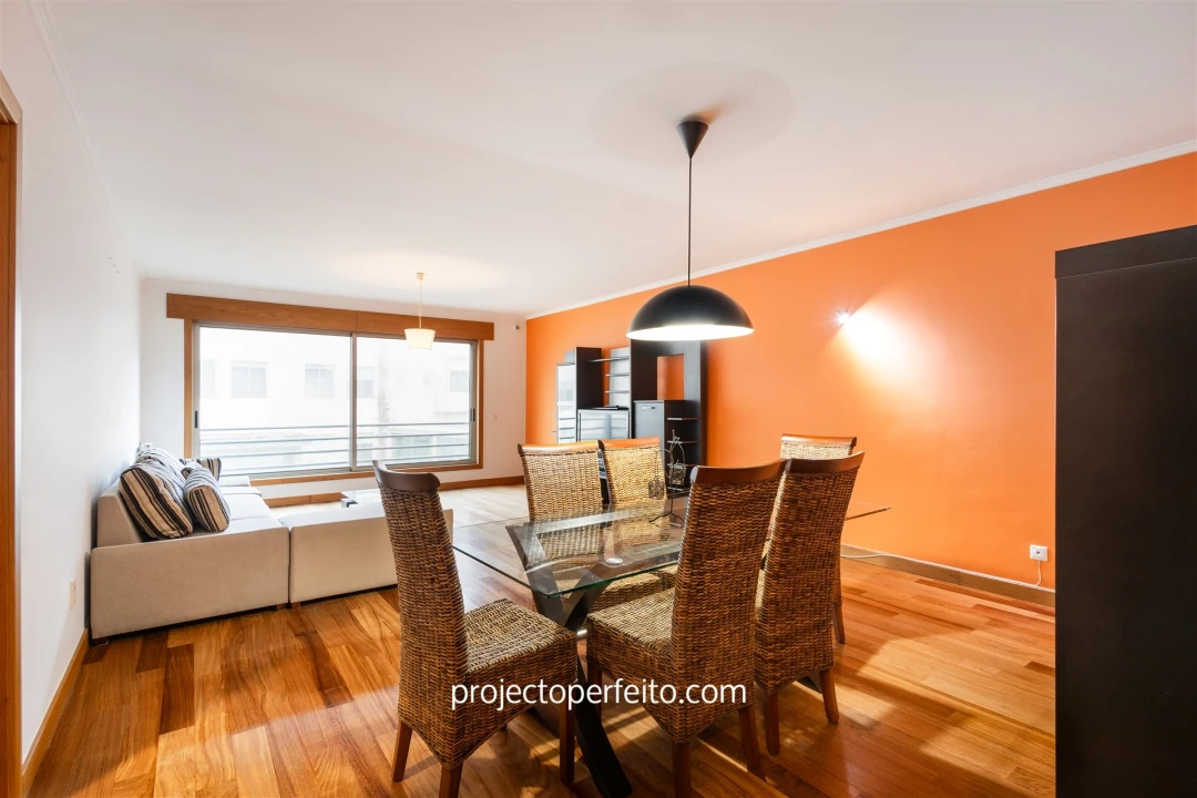 Apartamento T2 para Venda em Espinho Foto 3