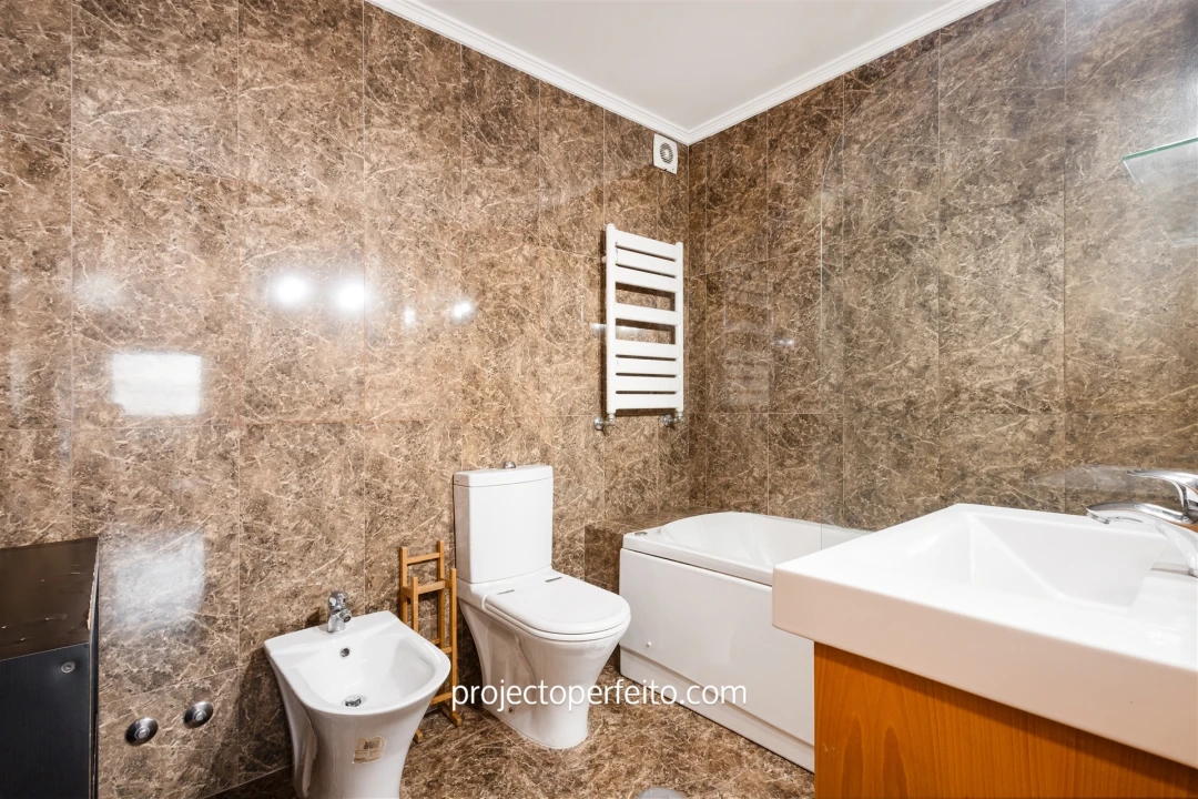 Apartamento T2 para Venda em Espinho Foto 13