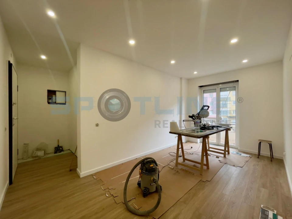 Apartamento T2 para Arrendamento em Alvalade Foto 5
