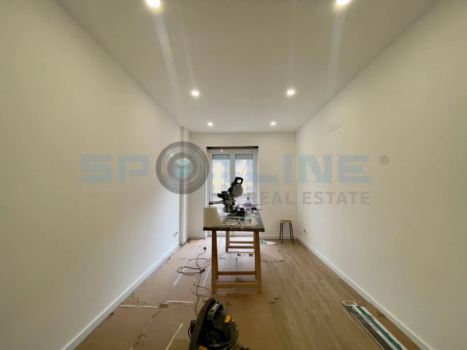 Apartamento T2 para Arrendamento em Alvalade Foto 6