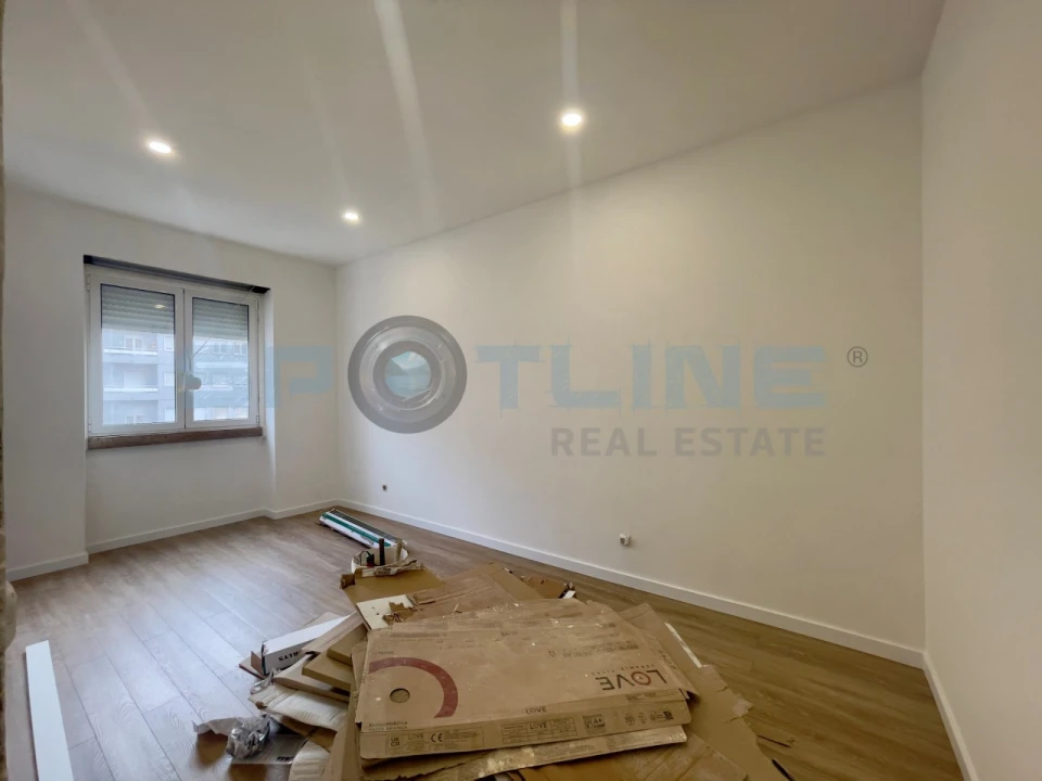 Apartamento T2 para Arrendamento em Alvalade Foto 15