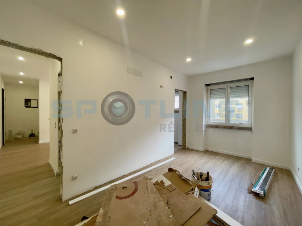 Apartamento T2 para Arrendamento em Alvalade Foto 16