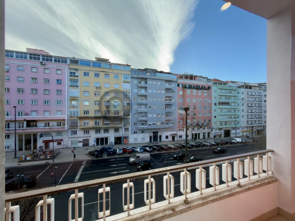 Apartamento T2 para Arrendamento em Alvalade Foto 1