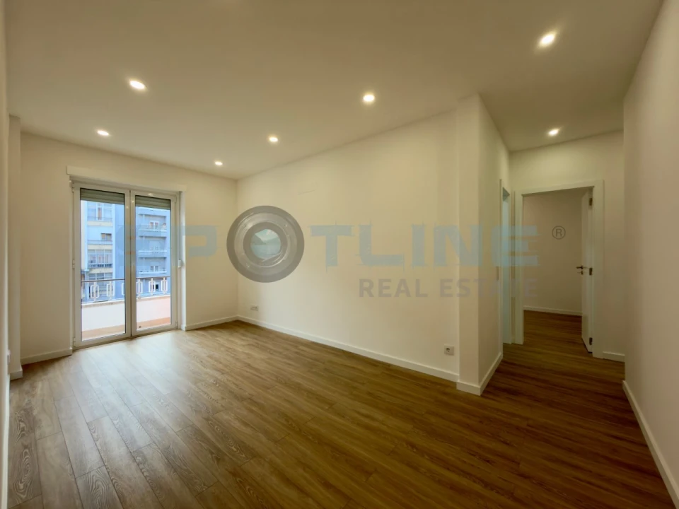 Apartamento T2 para Arrendamento em Alvalade Foto 8