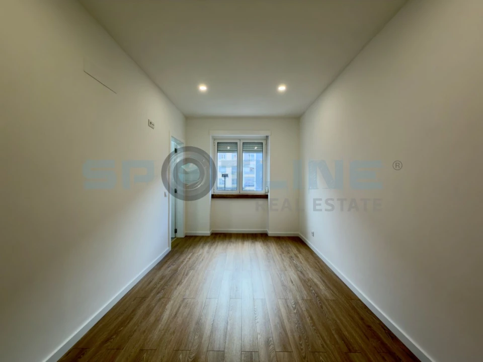 Apartamento T2 para Arrendamento em Alvalade Foto 20
