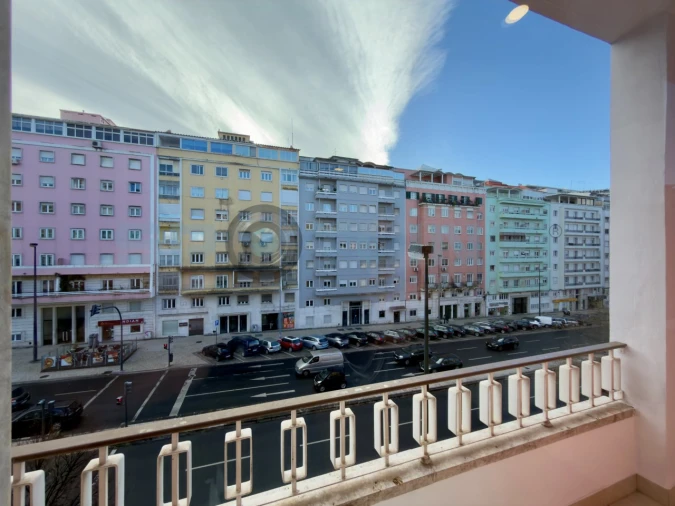 Apartamento T2 para Arrendamento em Alvalade Foto 1