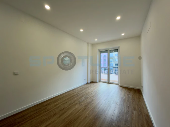 Apartamento T2 para Arrendamento em Alvalade Foto 13
